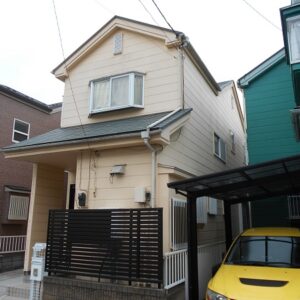埼玉県越谷市　屋根塗装　外壁塗装　施工前の状態　外壁と屋根の劣化症状