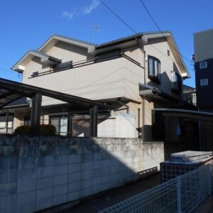 埼玉県上尾市　E様邸　外壁塗装・付帯部塗装　施工前の状態　足場設置 (5)