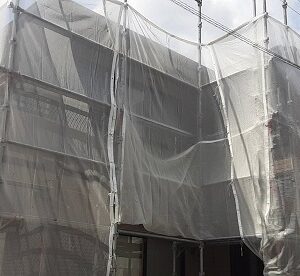 さいたま市緑区　N様邸　外壁塗装　足場組み立て　飛散防止ネット(メッシュシート)　高圧洗浄 (3)