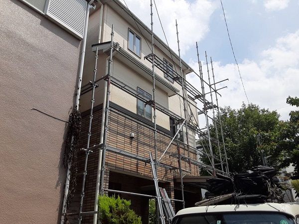 埼玉県さいたま市緑区　F様邸　外壁塗装　足場設置　飛散防止ネット (1)