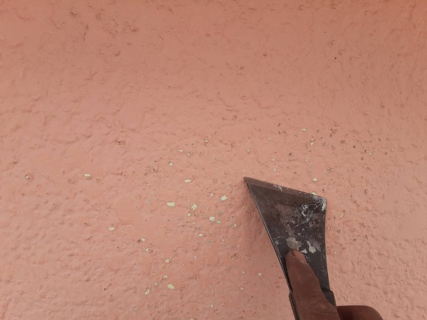 埼玉県さいたま市岩槻区　K様邸　屋根塗装・外壁塗装　屋根と外壁のケレン作業　スクレーパー (4)