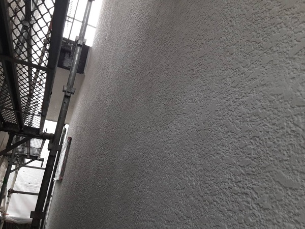 埼玉県さいたま市中央区　S様邸　外壁塗装・付帯部塗装　外壁下塗りはどうして必要　雨戸と戸袋の塗装 (3)