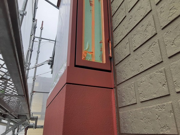 埼玉県さいたま市西区　N様邸　屋根塗装・外壁塗装　外壁中塗り　鉄部塗装　錆び止めの効果って (1)