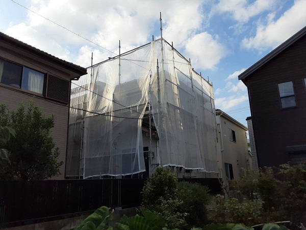 埼玉県さいたま市緑区　K様邸　屋根塗装・外壁塗装　足場の周りのシートは何 (2)