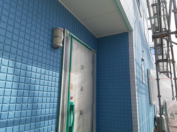 埼玉県さいたま市中央区　Y様邸　屋根塗装・外壁塗装　養生　外壁下塗り (2)