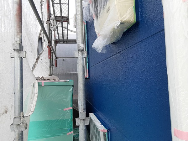埼玉県さいたま市中央区　Y様邸　屋根塗装・外壁塗装　外壁中塗り、上塗り (1)