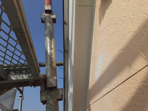 埼玉県さいたま市北区　H様邸　屋根塗装・外壁塗装　破風の下塗り、軒天の塗装 (3)
