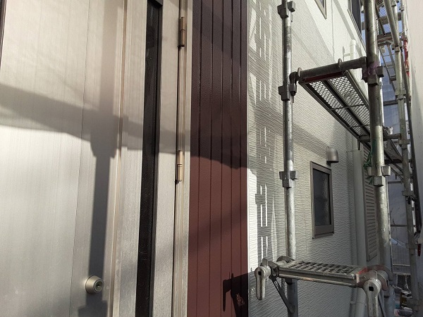 埼玉県さいたま市岩槻区　S様邸　屋根塗装・外壁塗装　破風板、鼻隠し、軒樋(雨樋)塗装、タッチアップ (3)