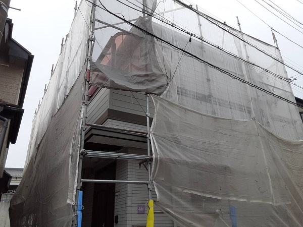 埼玉県さいたま市緑区　G様邸　外壁塗装　足場設置・養生・コーキング工事・軒天塗装 (2)