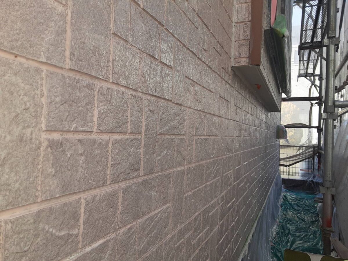 埼玉県さいたま市見沼区　A様邸　外壁塗装　棟板金の劣化は雨漏りのもと　外壁下塗り塗装