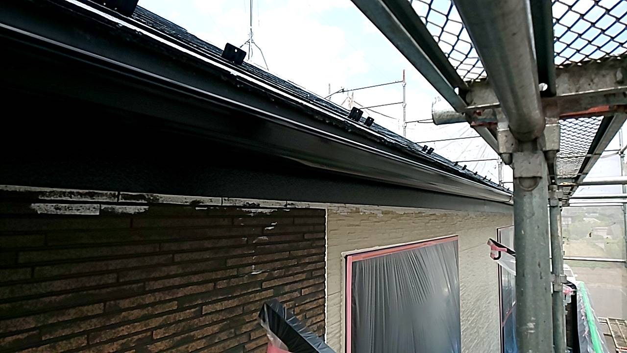 埼玉県さいたま市　A様邸　外壁塗装　屋根塗装　破風板　雨どい　破風板 雨樋の仕上げ