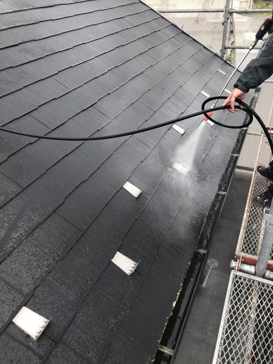 埼玉県さいたま市　A様邸　外壁塗装　屋根塗装　高圧洗浄　養生　屋根、外壁の洗浄 (2)