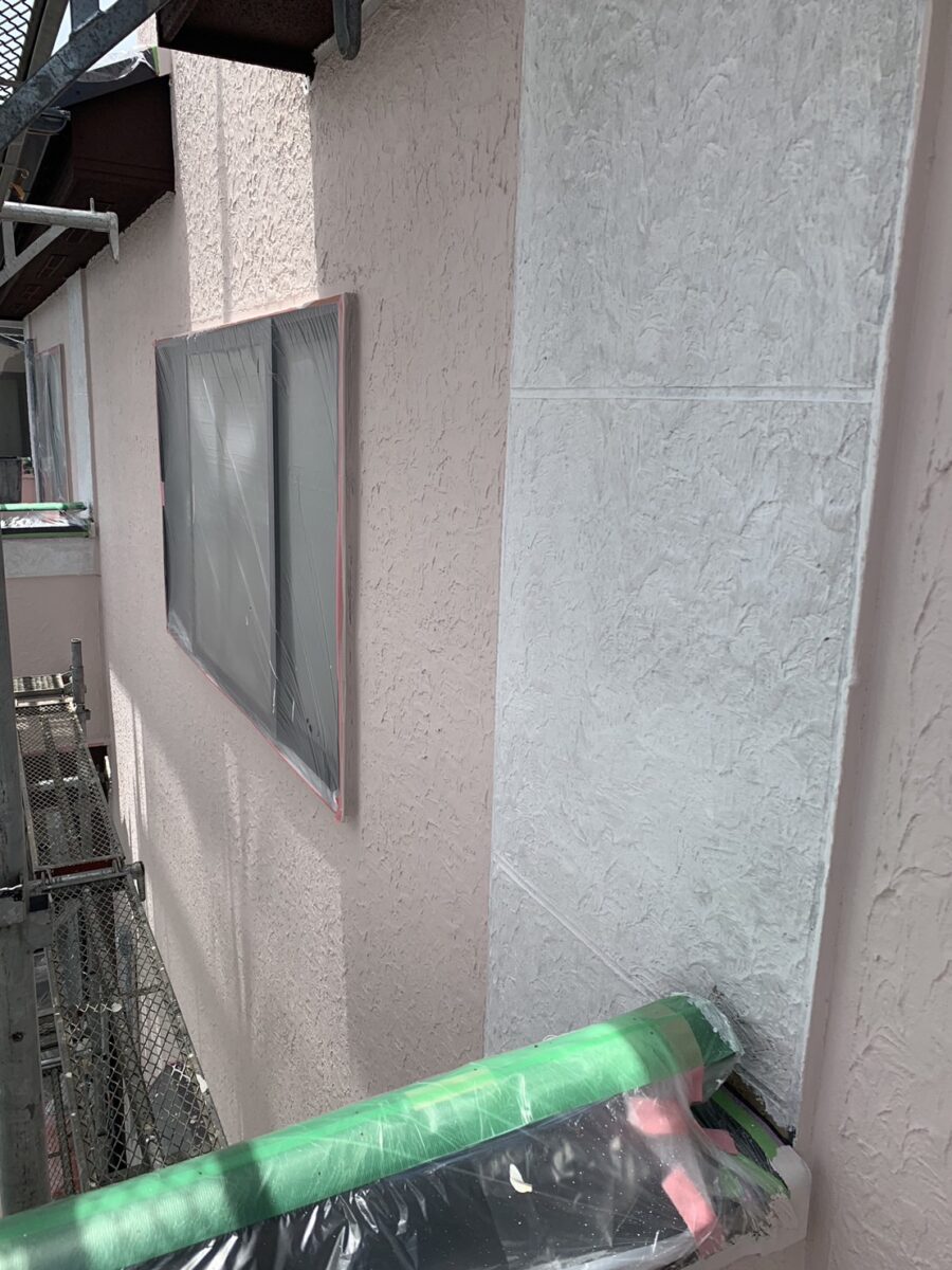 埼玉県さいたま市　H様邸　屋根塗装　外壁塗装　外壁中塗り　鉄部塗装　外壁の中塗り (2)
