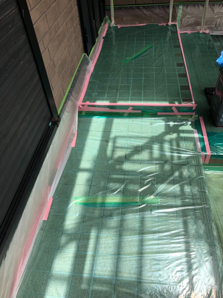 埼玉県さいたま市　N様邸　屋根塗装　外壁塗装　高圧洗浄　養生　養生 (2)
