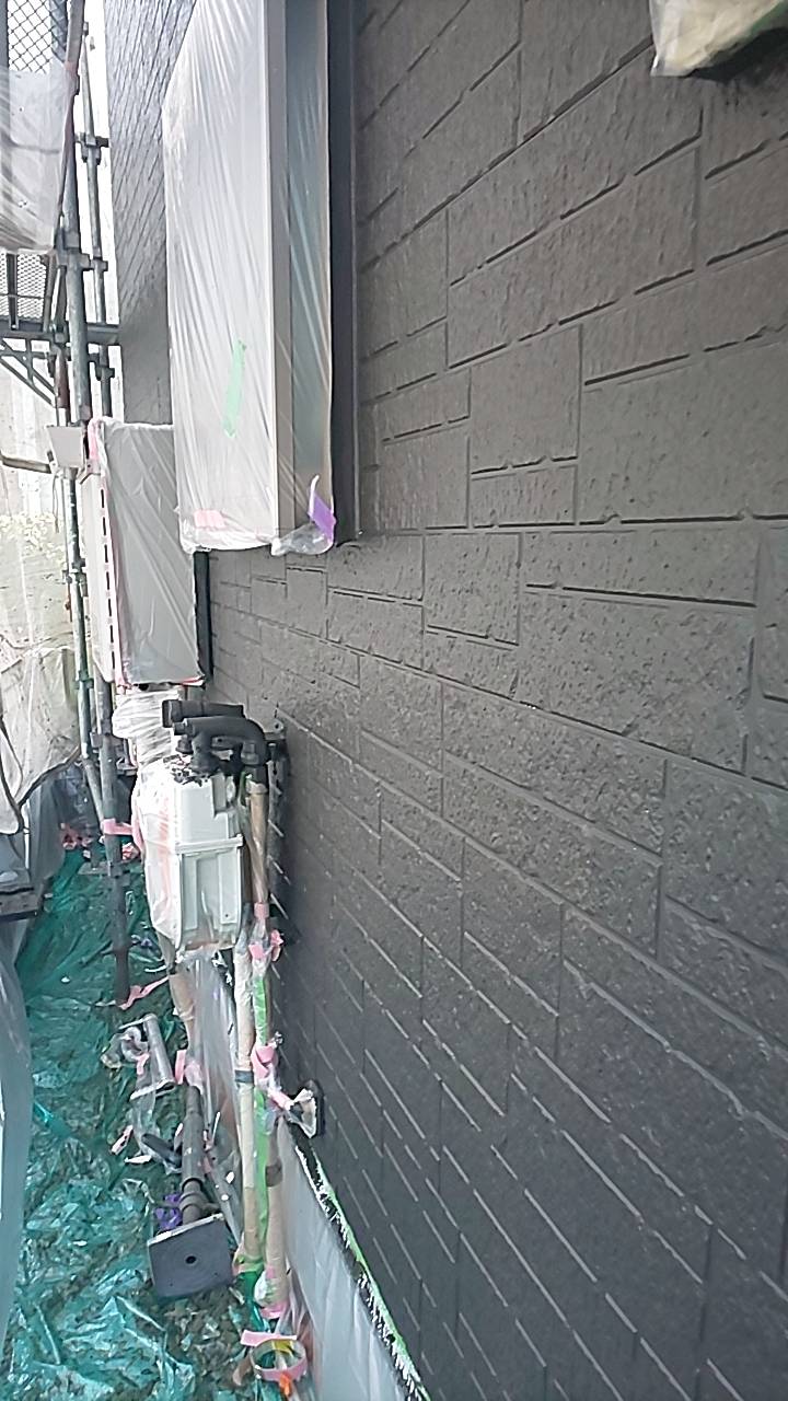 埼玉県さいたま市　O様邸　外壁塗装　三度塗りには理由がある　仕上げ塗り　外壁の仕上げ (1)