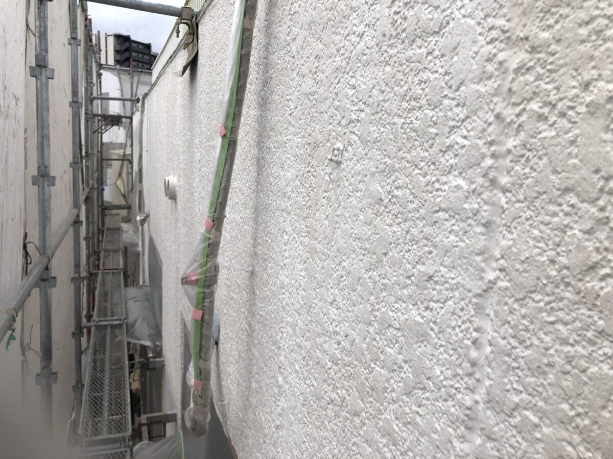 東京都北区F様邸　外壁塗装　屋上防水　外壁下塗り　モルタル　外壁下塗りの続き (1)