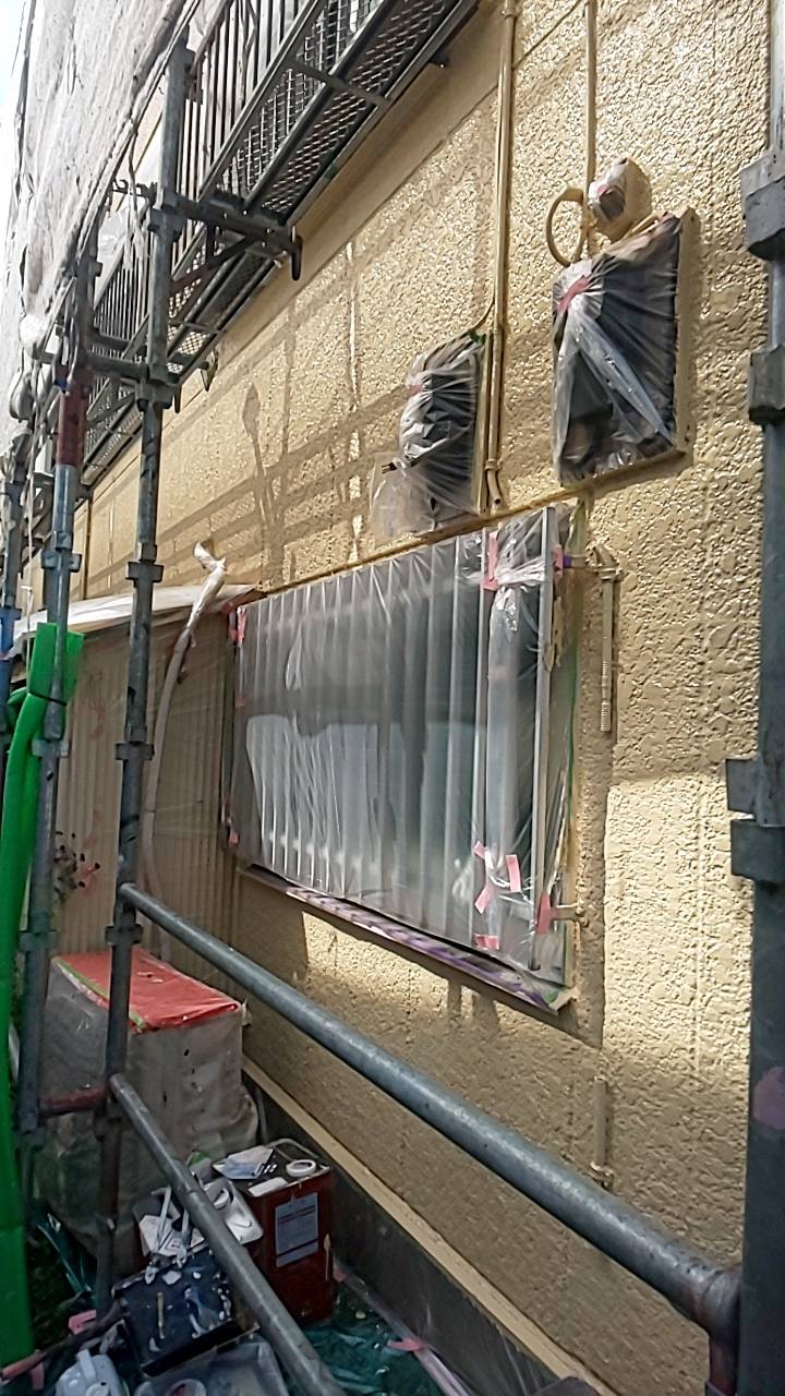 東京都北区F様邸　外壁塗装　屋上防水　外壁の仕上げ　鉄部の下地調整　壁の仕上げ