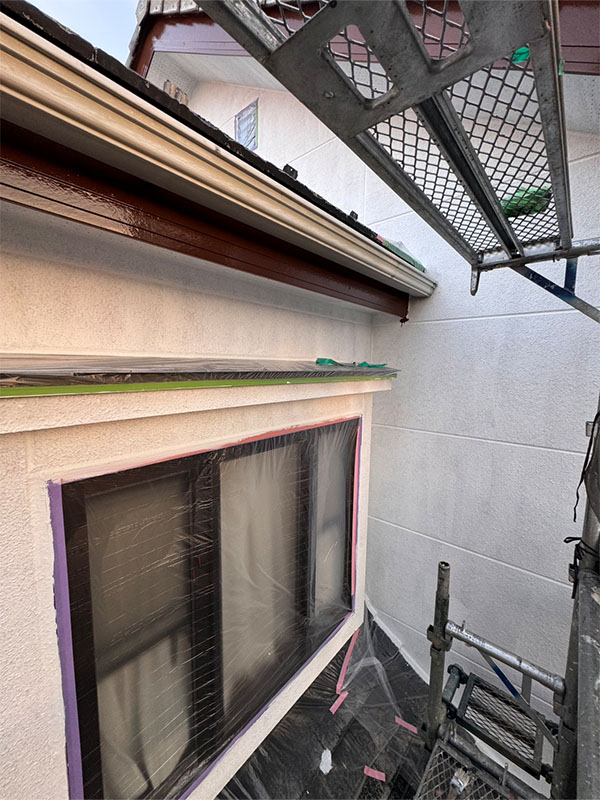 埼玉県さいたま市 外壁下塗り 窓付近