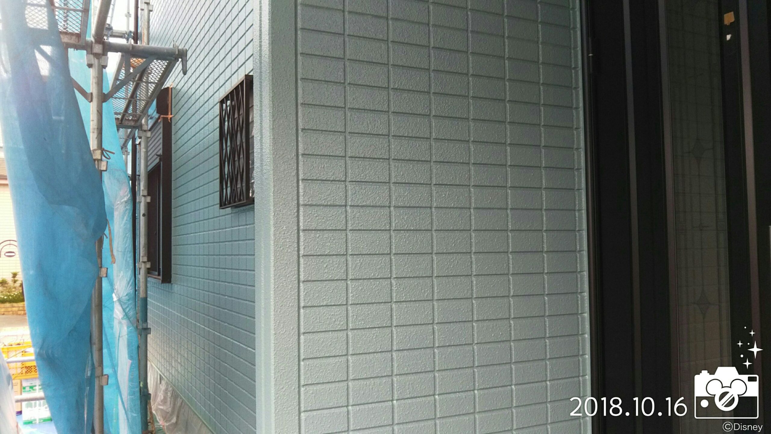 埼玉県さいたま市緑区のA様邸（木造２階建て）にて鉄部塗装と外壁の養生取り
