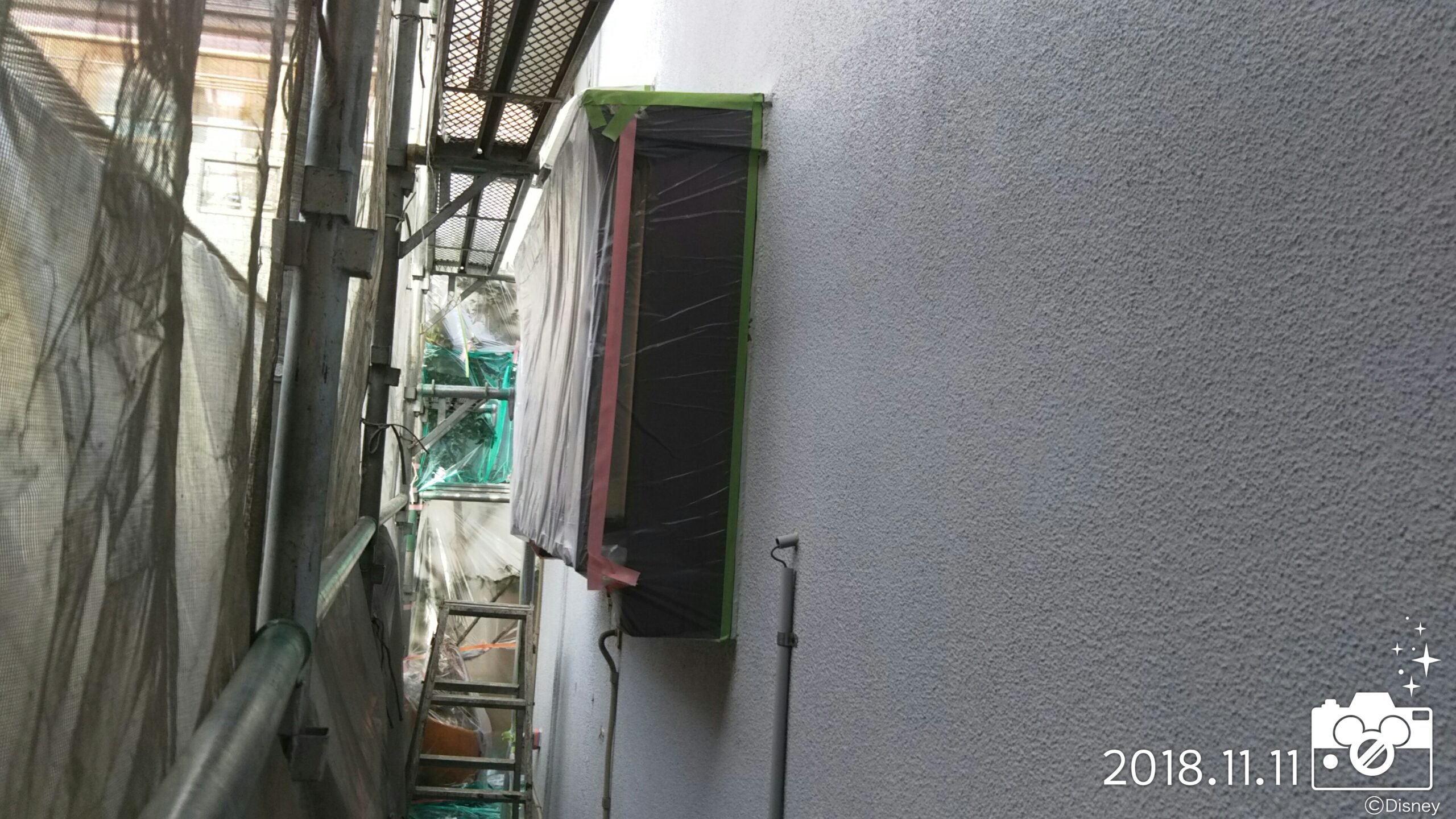 埼玉県さいたま市　外壁塗装の養生作業｜さいたま市見沼区の（木造２階建て）T様邸にて塗り替えリフォーム中