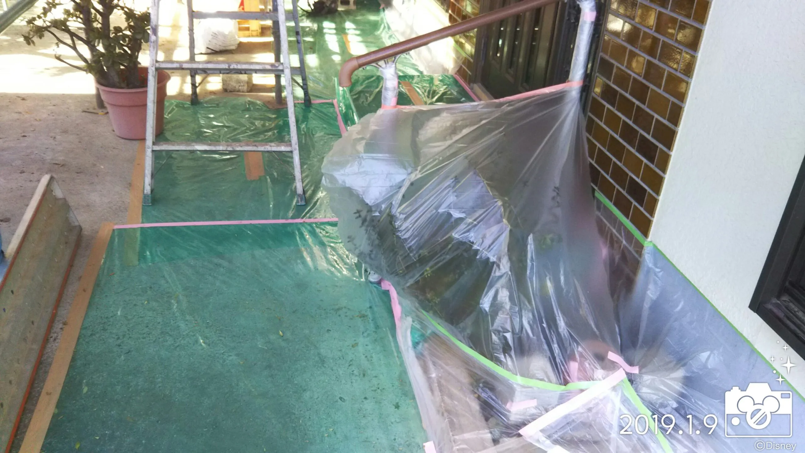 埼玉県さいたま市中央区のS様邸にて外壁塗装の養生作業