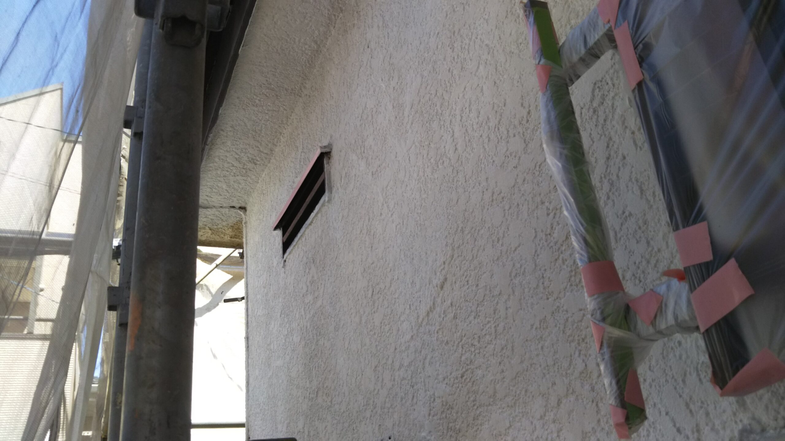 埼玉県さいたま市見沼区のT様邸（木造２階建て）にて外壁の下塗り・中塗り塗装