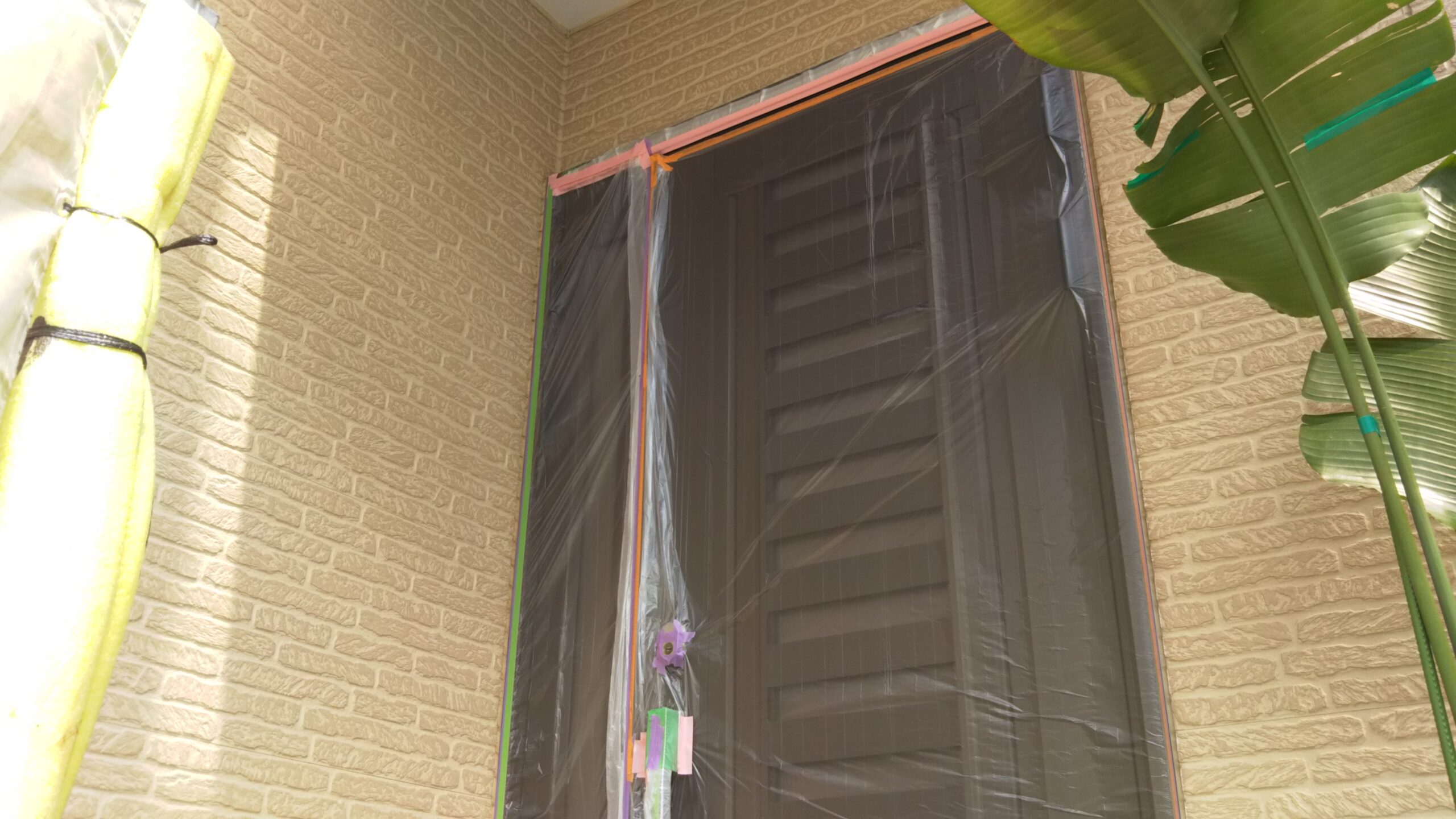 埼玉県さいたま市緑区のS様邸（木造２階建て）にて外壁の塗り替えリフォーム　雨のため塗装作業を中断