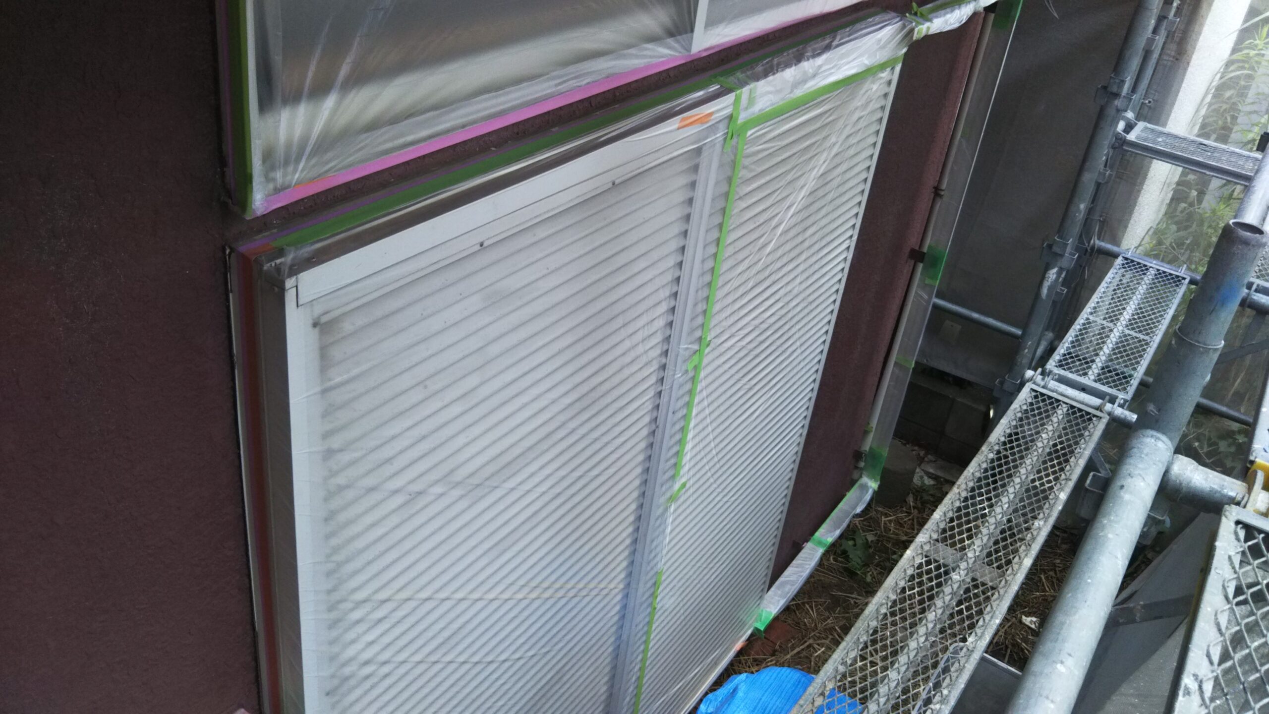 埼玉県さいたま市南区の（木造３階建て）Ｎ様邸にて塗り替えリフォーム中　雨のため作業を中断