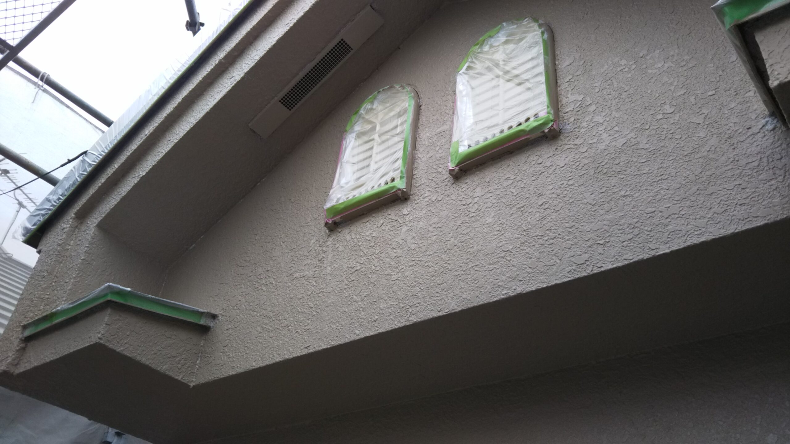 埼玉県さいたま市南区のＮ様邸（木造３階建て）にて塗り替えリフォーム中　雨のため塗装作業を一時中断