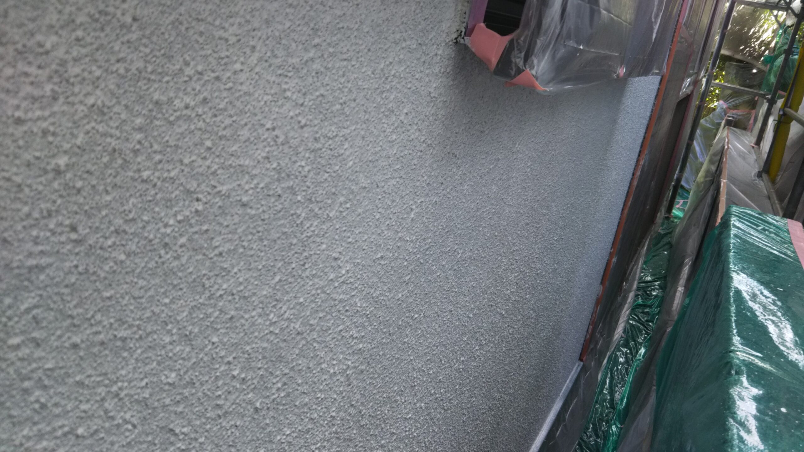 埼玉県さいたま市南区のT様邸（木造２階建て）にて外壁の下塗り塗装