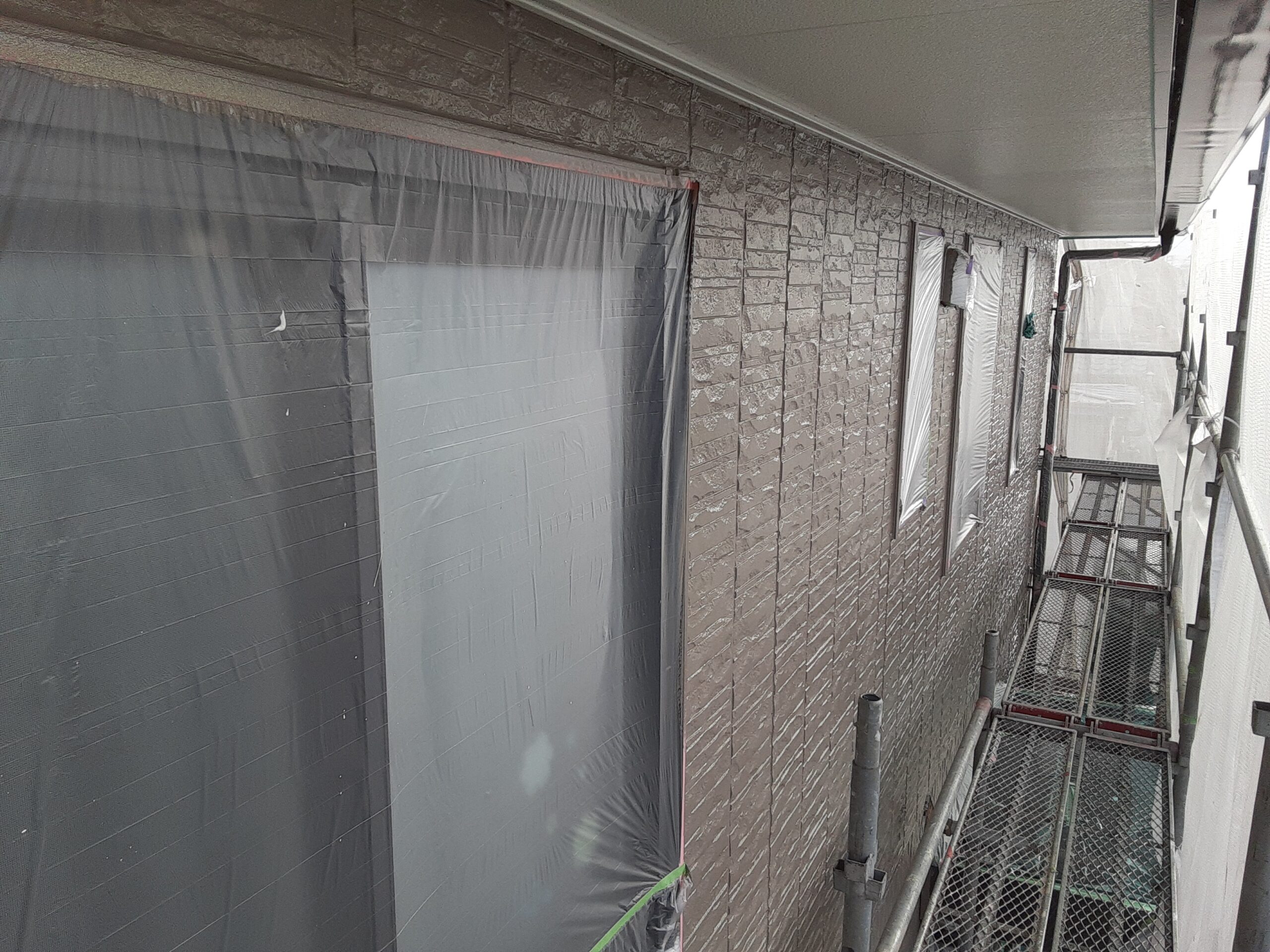 埼玉県さいたま市見沼区のS様邸（木造2階建て）にて外壁の仕上げ塗装と軒樋の塗装