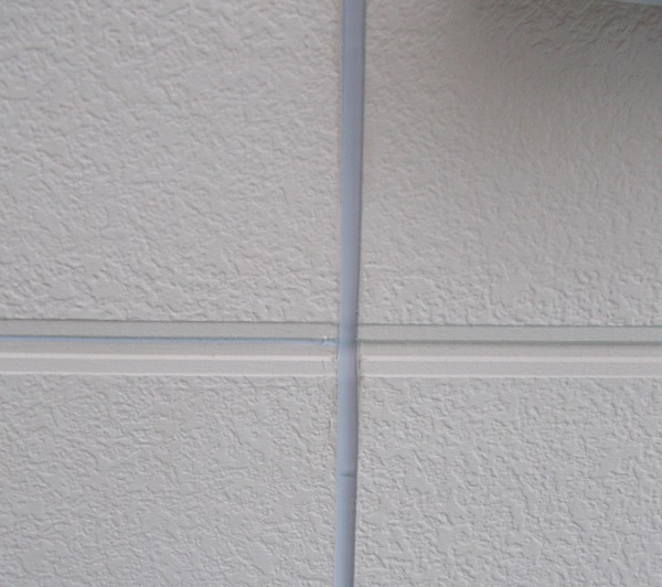 埼玉県越谷市　屋根塗装　外壁塗装　高圧洗浄　養生　コーキング工事 (1)