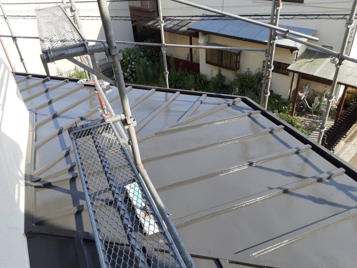 埼玉県さいたま市浦和区　S様邸　屋根塗装・外壁塗装　下屋根、付帯部の塗装