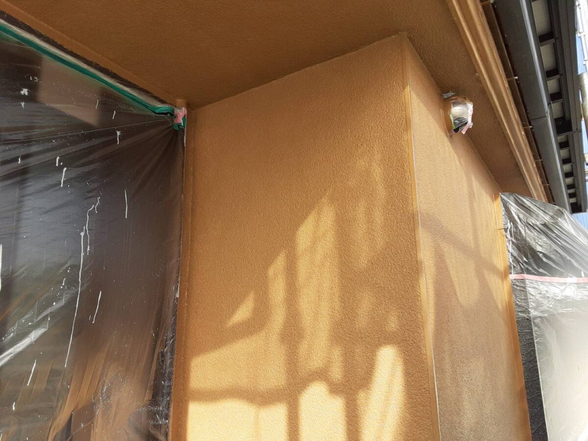 埼玉県さいたま市緑区 W様邸　外壁塗装 下塗り　中塗り 3回塗り