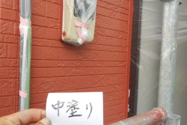埼玉県志木市　H様邸　外壁塗装　屋根塗装　屋上防水工事　外壁中塗り3