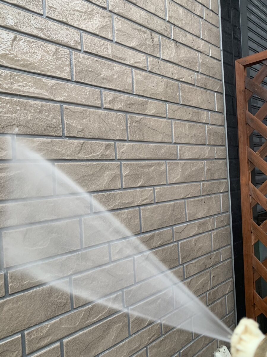 埼玉県さいたま市　N様邸　屋根塗装　外壁塗装　高圧洗浄　養生　洗浄 (2)