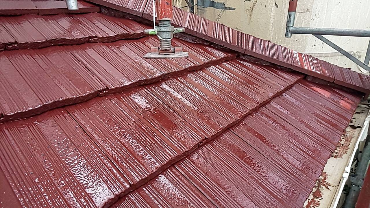 埼玉県さいたま市K様邸　外壁塗装・屋根塗装 屋根の仕上げ塗り　屋根の中塗り (3)