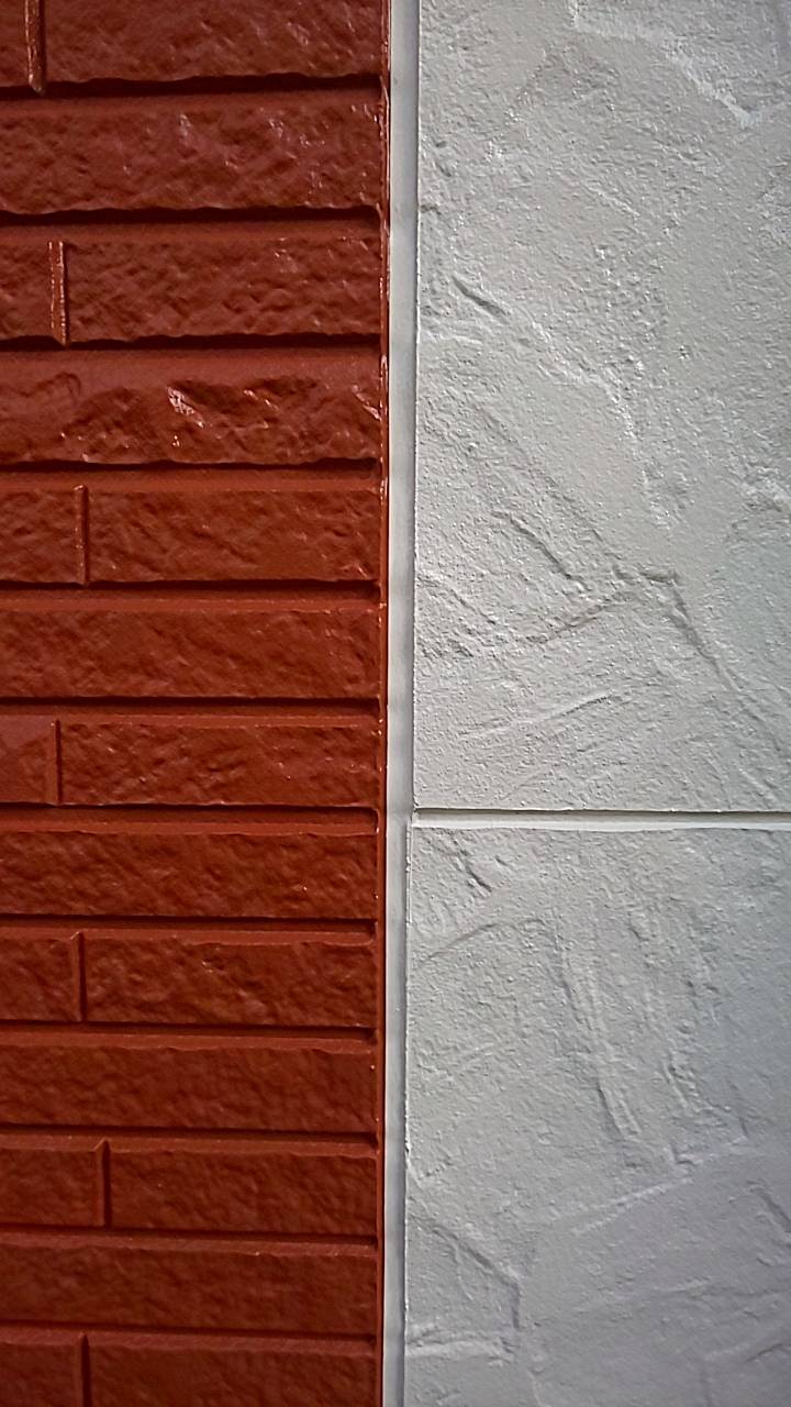 埼玉県さいたま市K様邸　外壁塗装　外壁ダメ込み　外壁仕上げ塗り　ダメ込みと色分けの線出し中 (1)