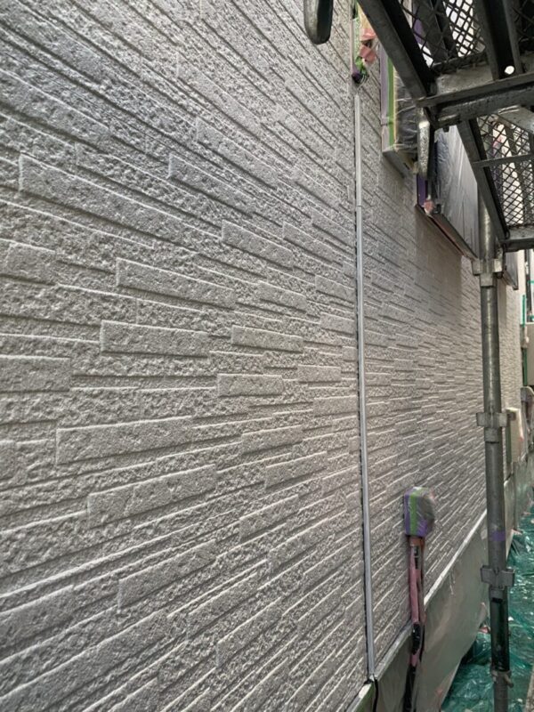 埼玉県さいたま市 Y様邸　コーキングの打ち替え　外壁養生・下塗り　破風中塗り